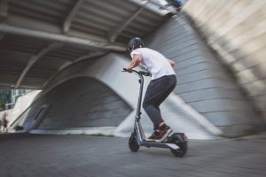 Upute i pogreške: Kako voziti električni romobil?